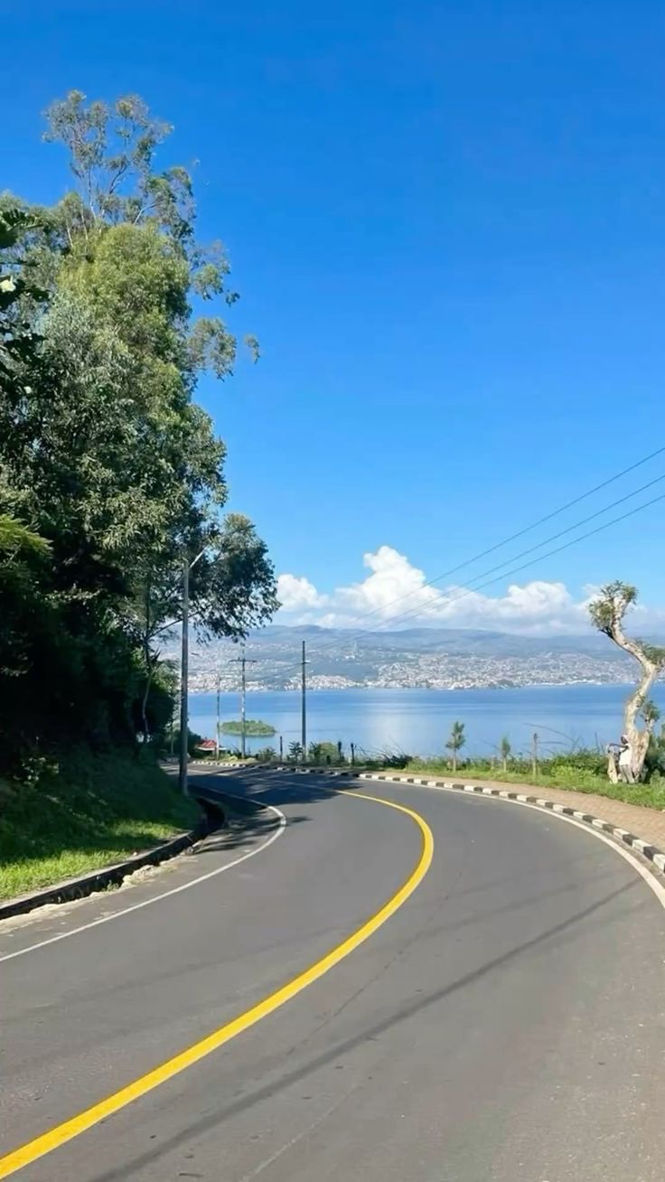 Planning to drive the Congo Nile Trail in Rwanda? This guide covers the route, road conditions, best time to go, vehicle needs, and practical driving tips.