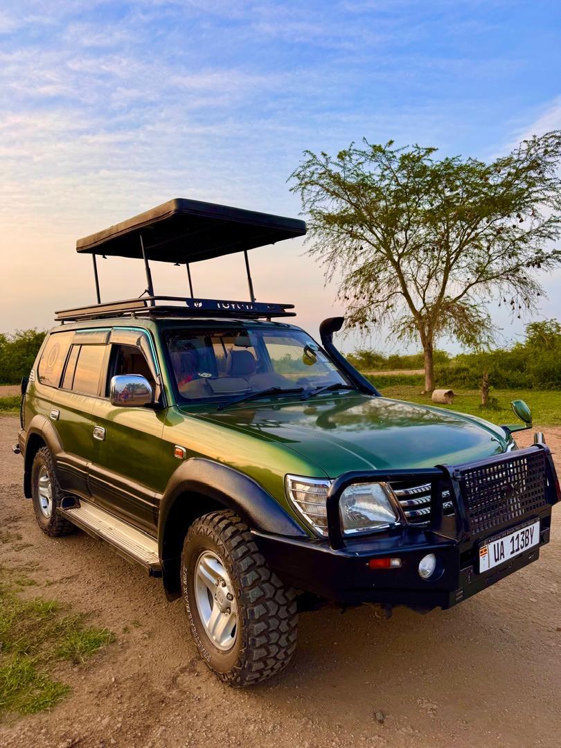 Land Cruiser rental Rwanda — view 3